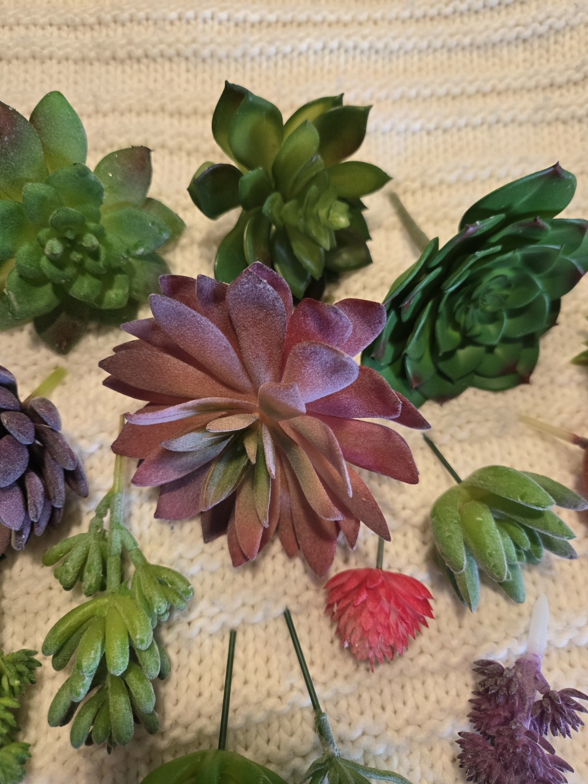 Lot of 17 Realistic Faux-Artificial Succulent Plants New