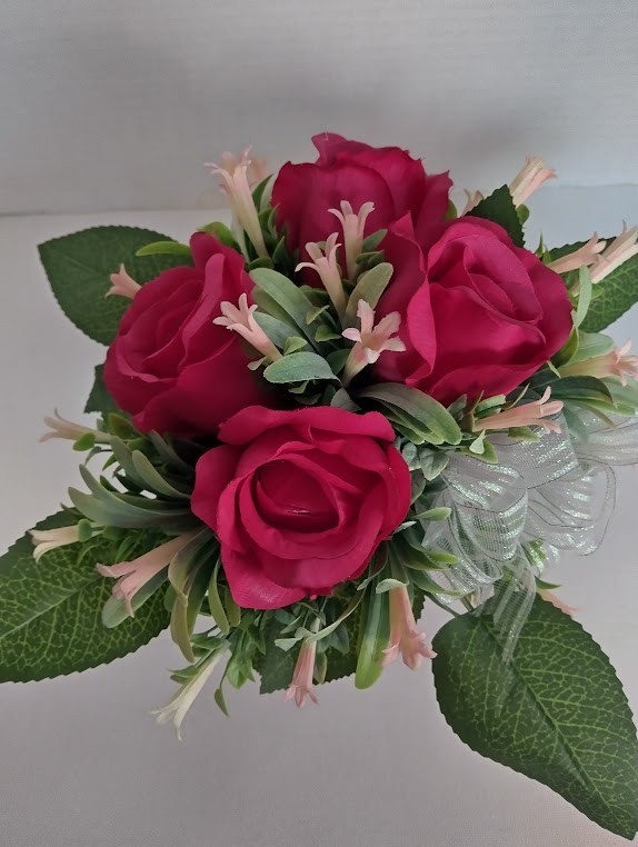 Cute little gift of FUCHSIA roses