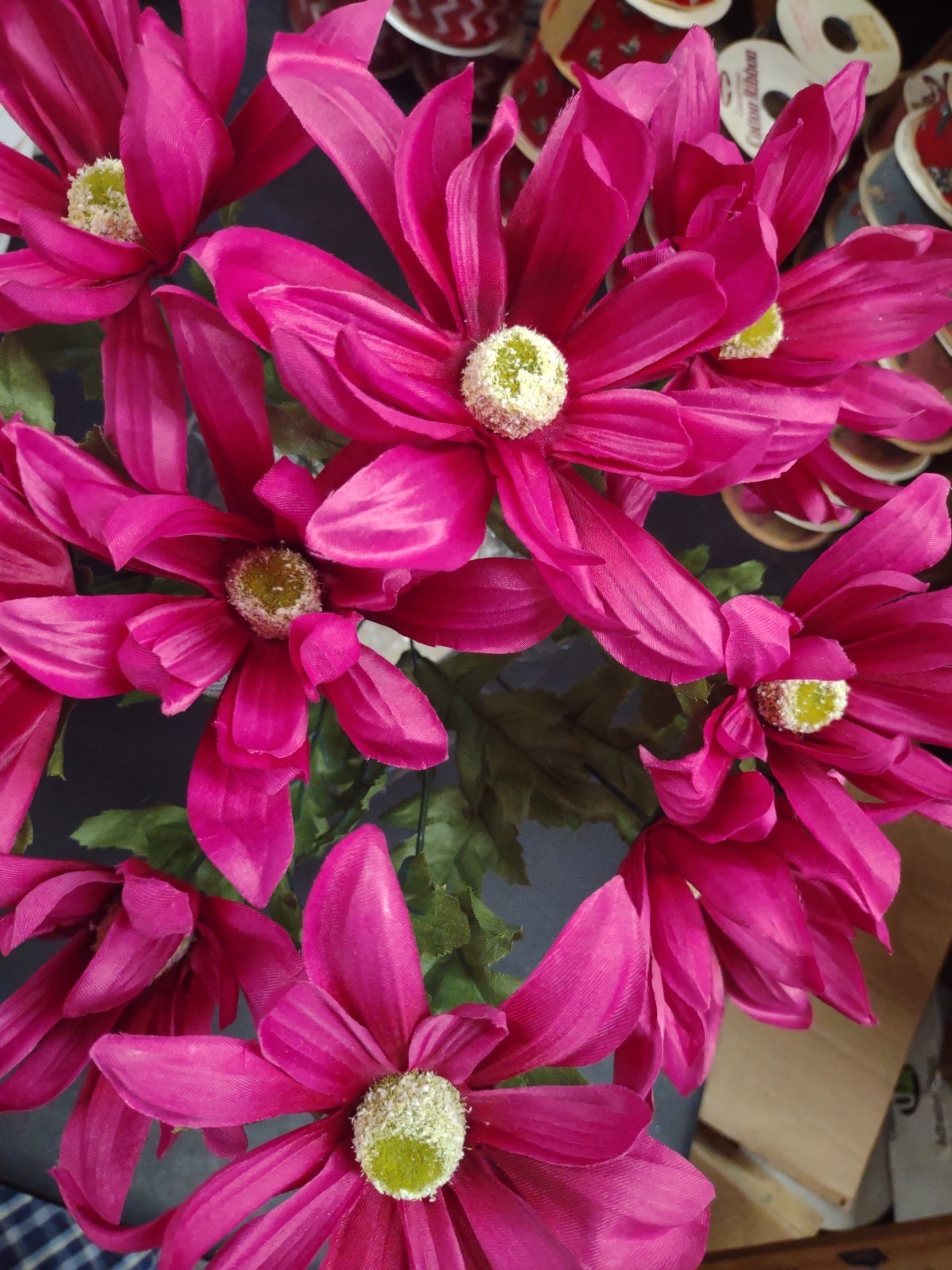 18″ Spider Dahlia, Silk Bush “Grand Teton” w 9 Stems, Hot Pink Beauty, 5″ Blooms