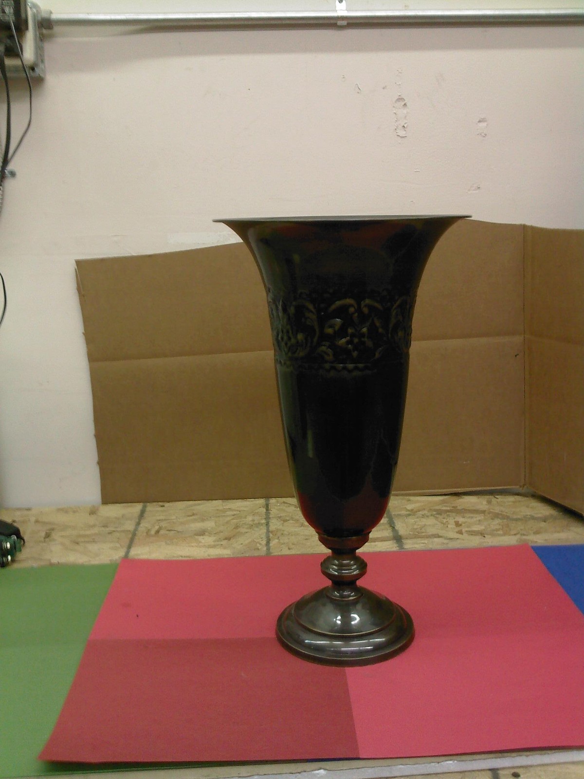 METAL VASE W/ FLORAL DETAILING