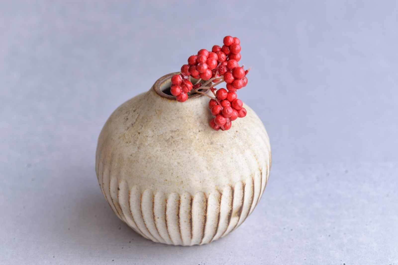 Mashiko Pottery White Shinogi Bud Vase | Japanese Ceramic Ikebana Vase