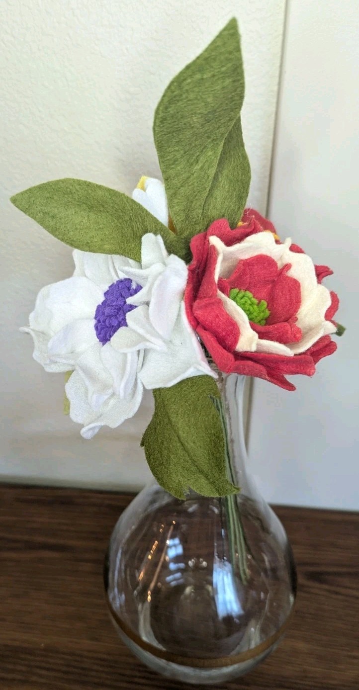 Beautiful Hand Cut Wool Blend Felt Flower Bouquet Gift Wrapped/Great Gift Idea!