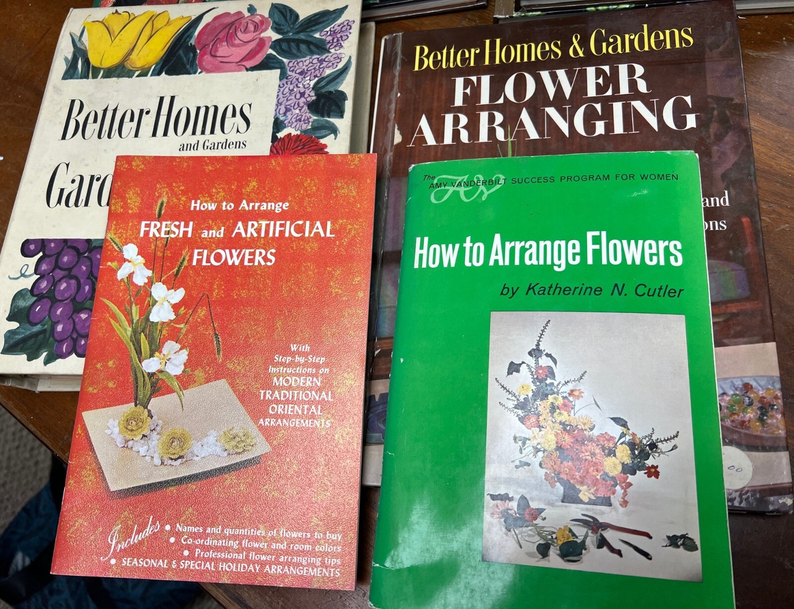 Vintage Lot 4 Books Gardening and Flower Arranging Better Homes & Gardens, etc.