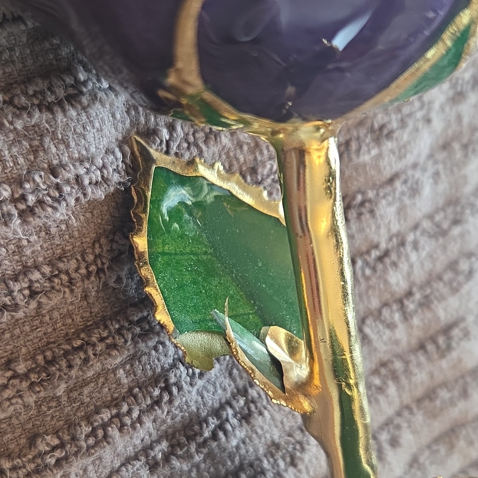 I Hate Steven Singer Purple Rose Metal Flower Stem with Green Leaves, Gold Tone