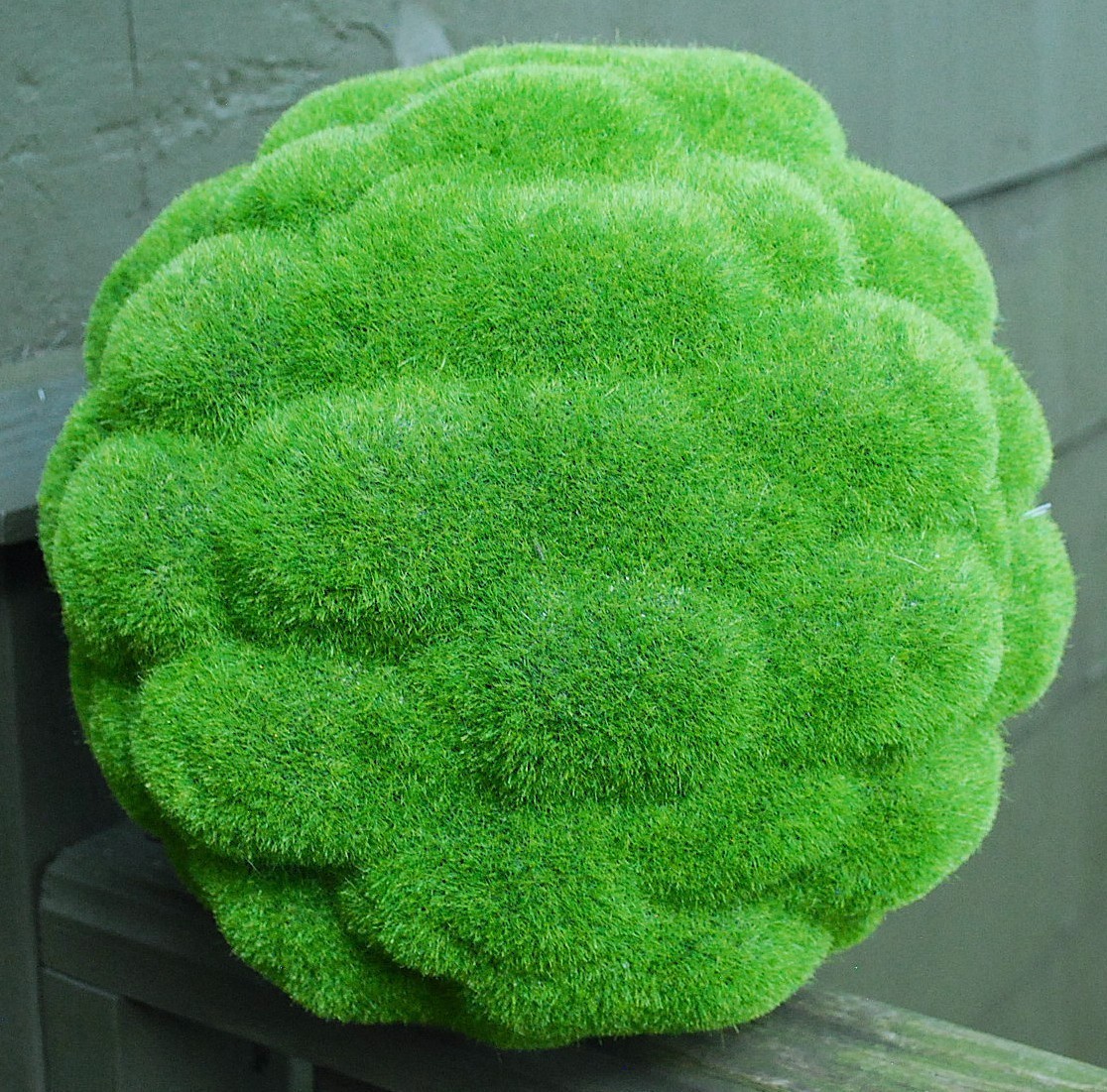 Vtg LARGE Green FAUX TURF GRASS TOPIARY KNOT/BALL 14″ Carved Textured Pattern