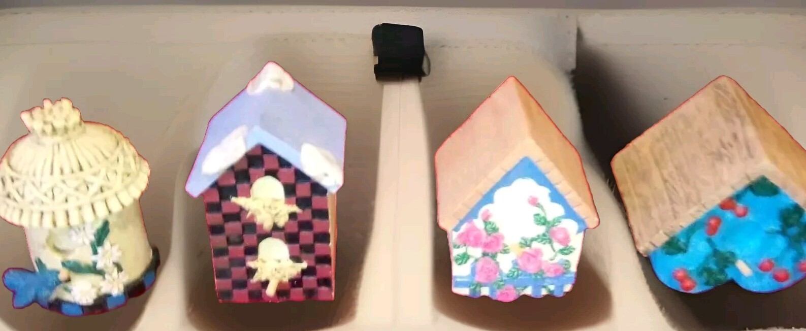 Garden.Set Of 4 Small Hand Painted Birdhouses Plant Picks