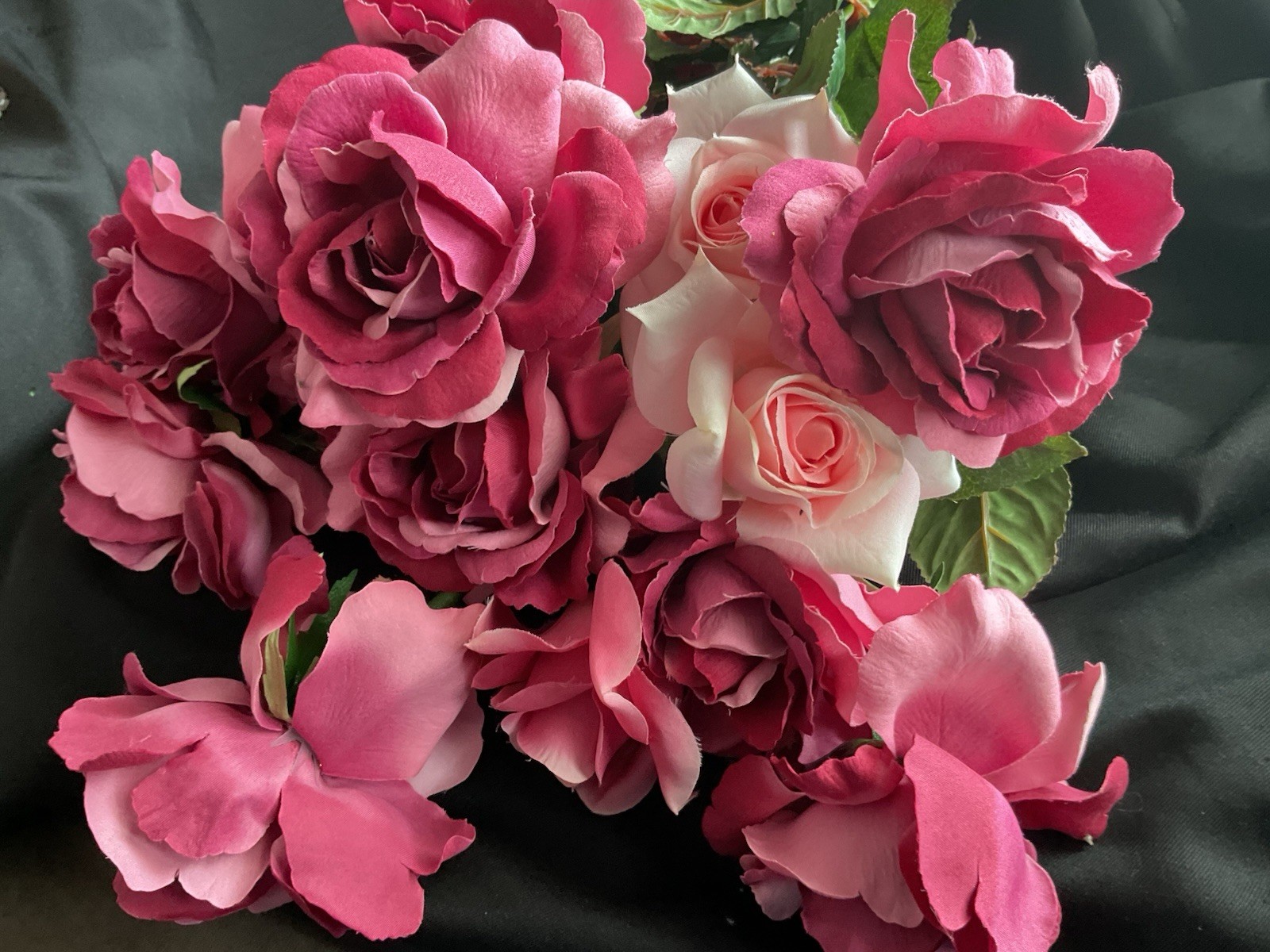 Artificial Rose Flowers Blossom Dark Pink Real Touch Silk Faux Rose Thorns – 10