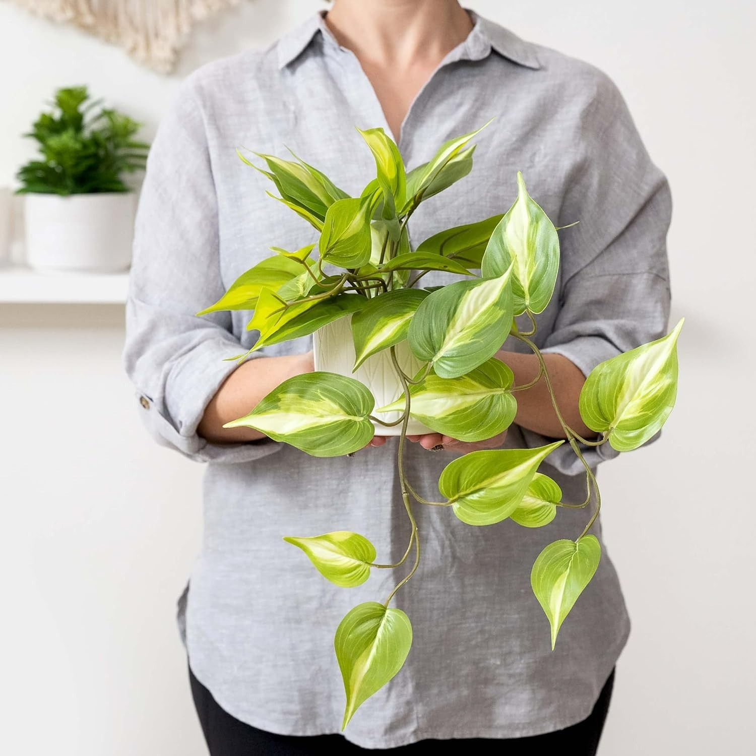 Lifelike Faux Pothos Plant with 5-Inch Ceramic Pot – Perfect for Shelf Decor