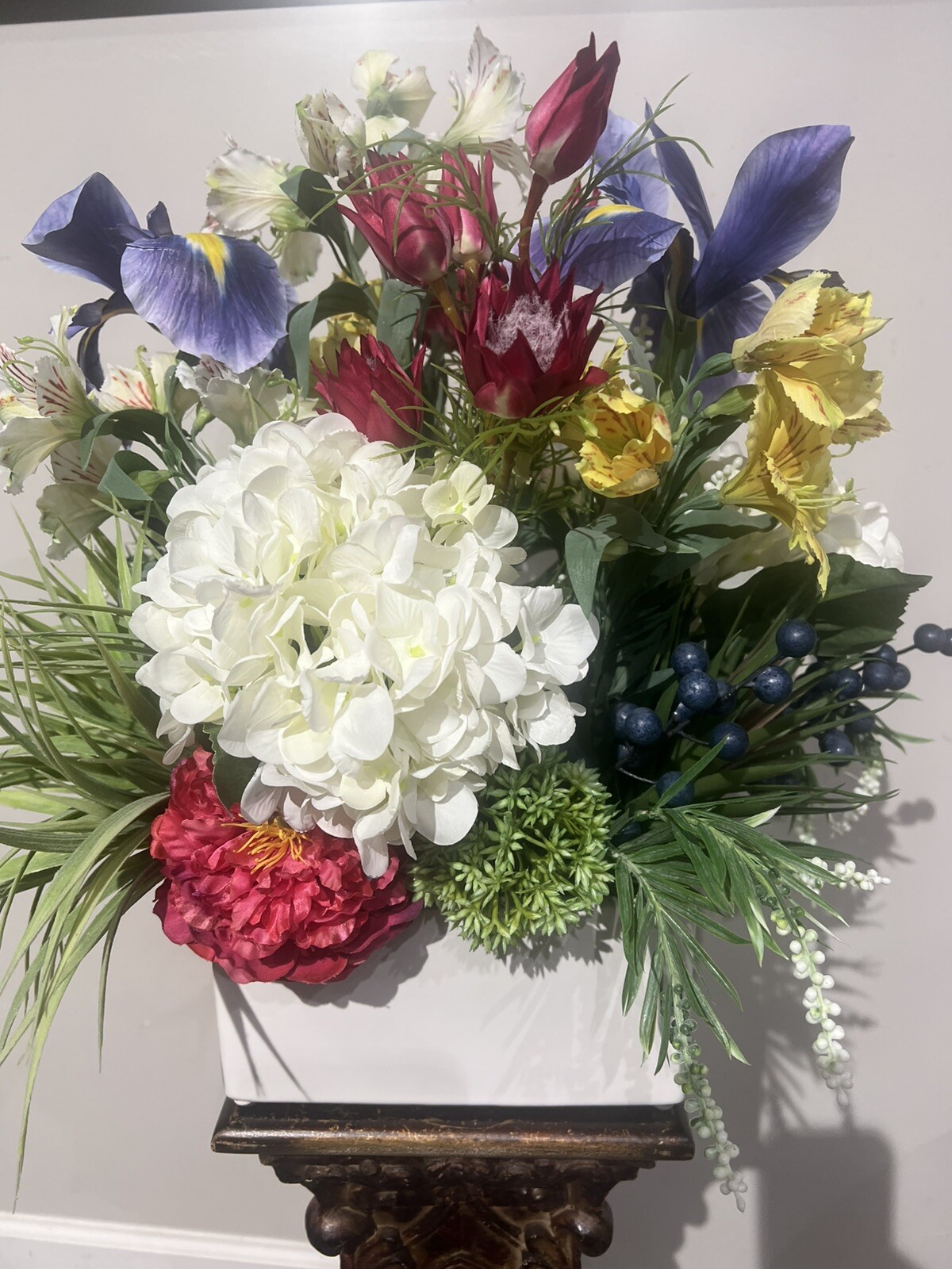 Stunning Floral Arrangement In Decorate Vase High Quality Flowers 18”H X 16”W