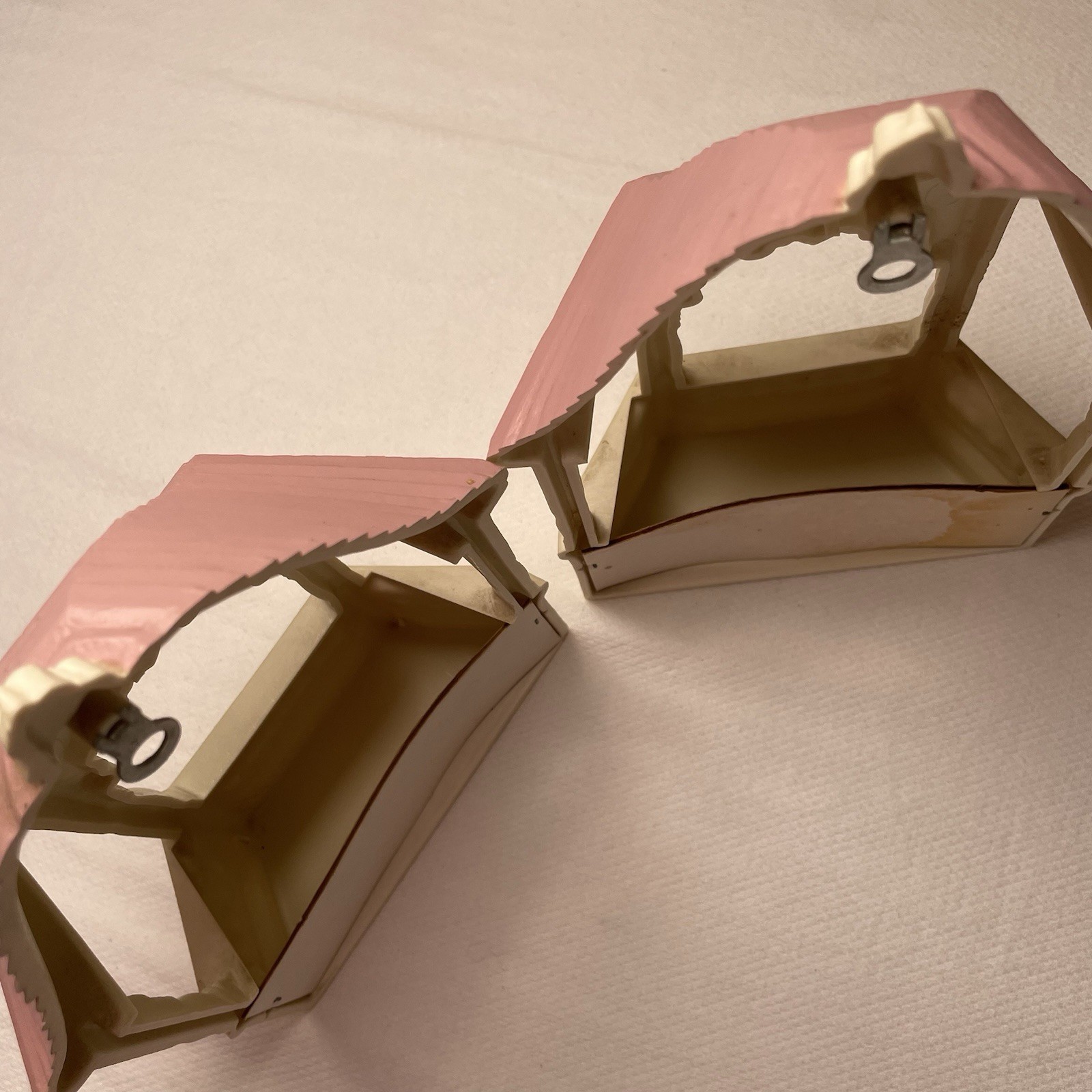 Retro Gazebo Wall Pockets Pair Vintage Cream Pink Plastic 70s Cottagecore Decor