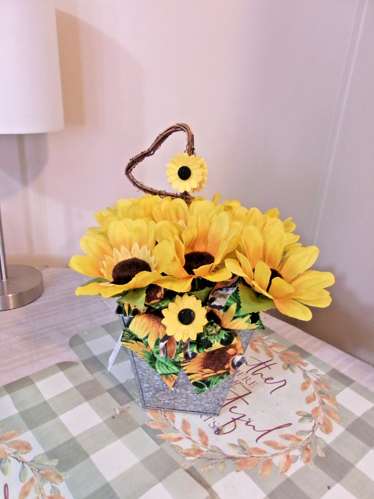 Sunflower Arrangement Centerpiece Country Decoration Heart Floral Accent New USA