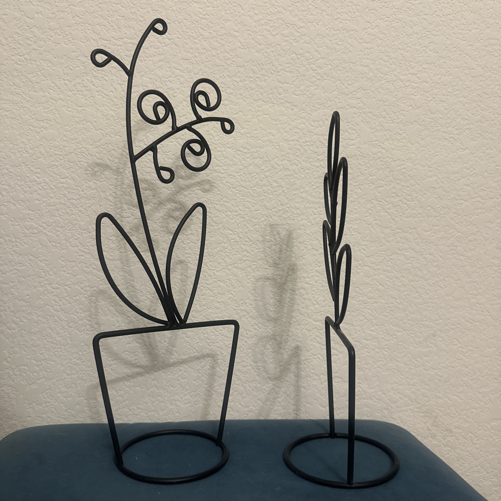 Set Of 2 Decorative Black Metal Wire Flower Pot Sculpture