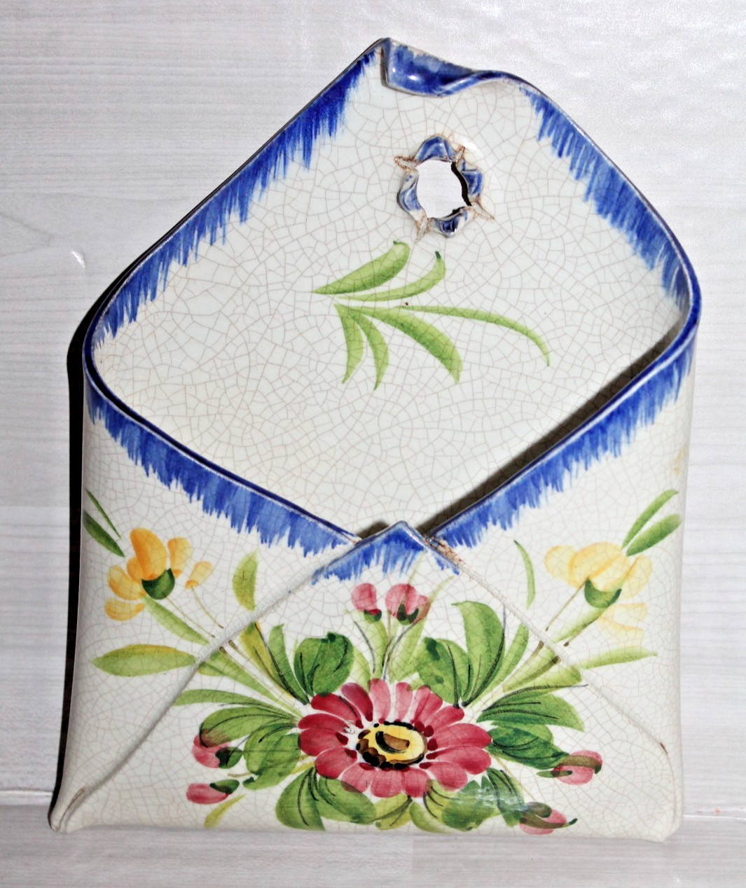 Bassano of Italy Floral Ceramic Flower Arrangement Holder Wall Hanging Envelope