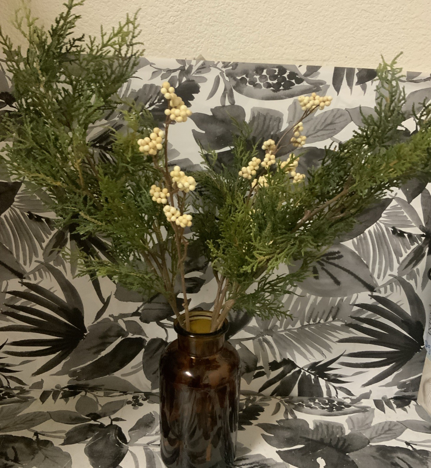 ➿ Heart & Hand W/ Magnolia Tabletop Arrangement 23” 🆕