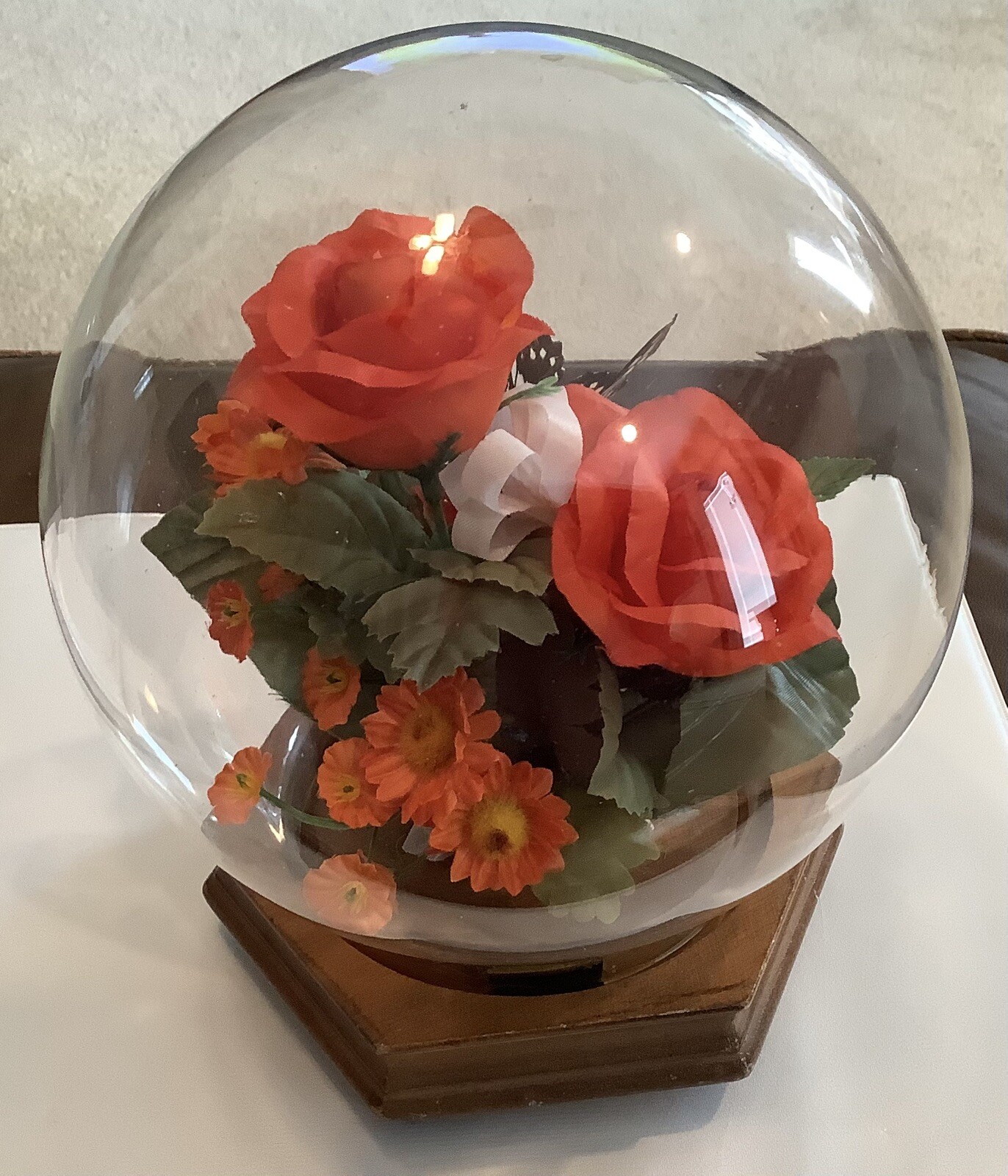Vintage Butterfly Terrarium Artificial Floral 7” Glass Globe Wood Base(151ia)