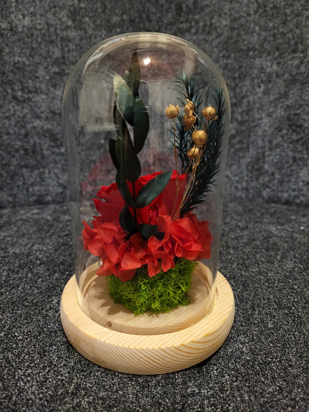 Flower Decoration Glass Cover Wooden Base Valentine’s Day Gift for Girlfriend’