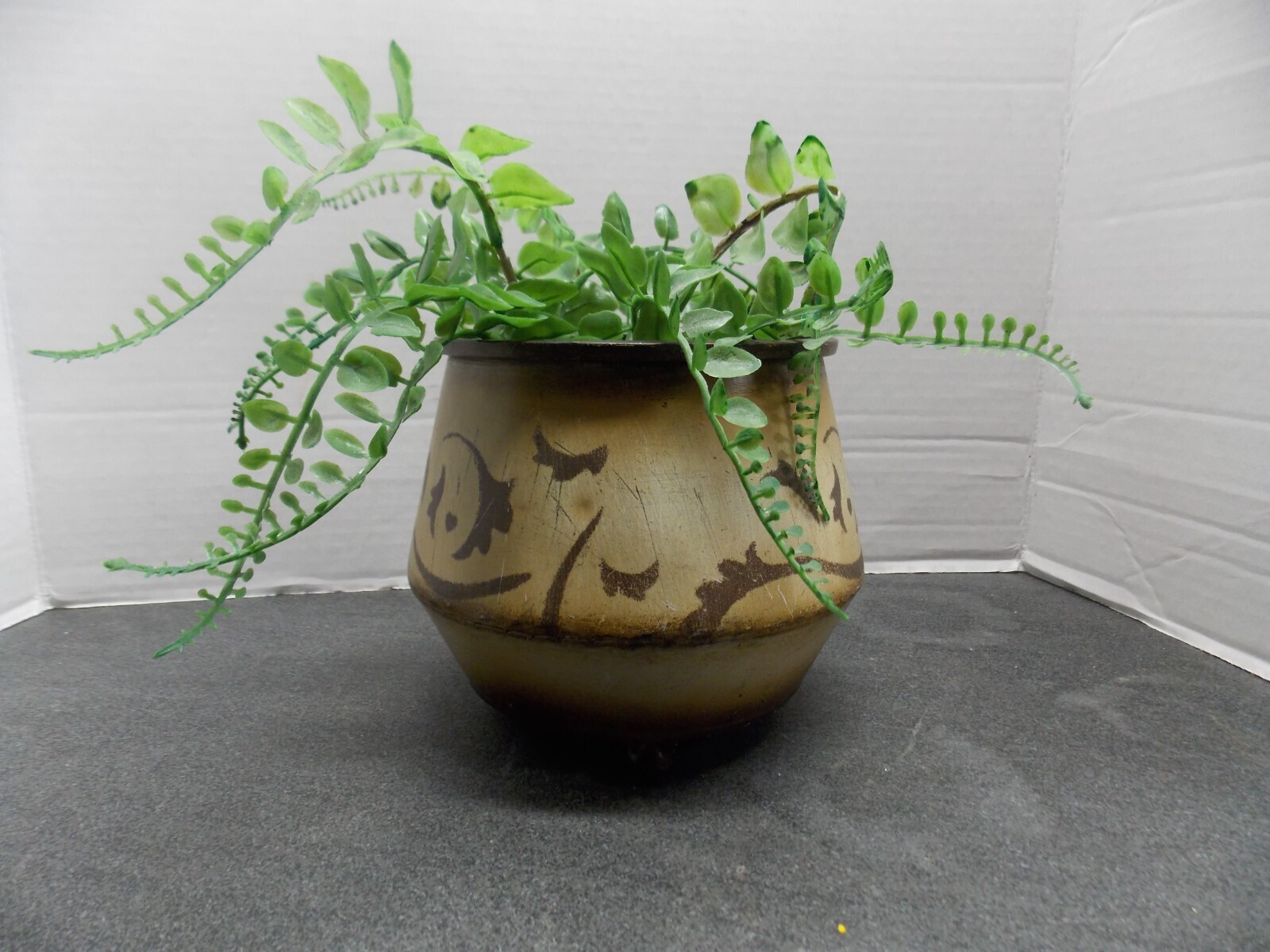 set of 3 beautiful metal tan and brown design planters 5″-6.6″ wide, 5″ tall