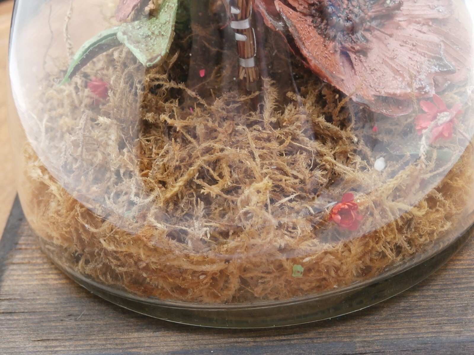 Vtg Mushroom-Shaped Glass Terrarium w/Dried Flowers Wood Stand Leonard Creations