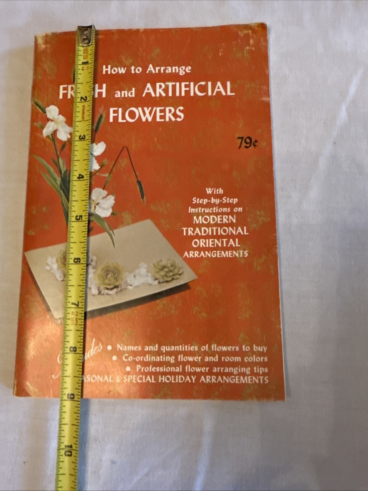 How to Arrange Fresh and Artificial Flowers, types of flowers & vases