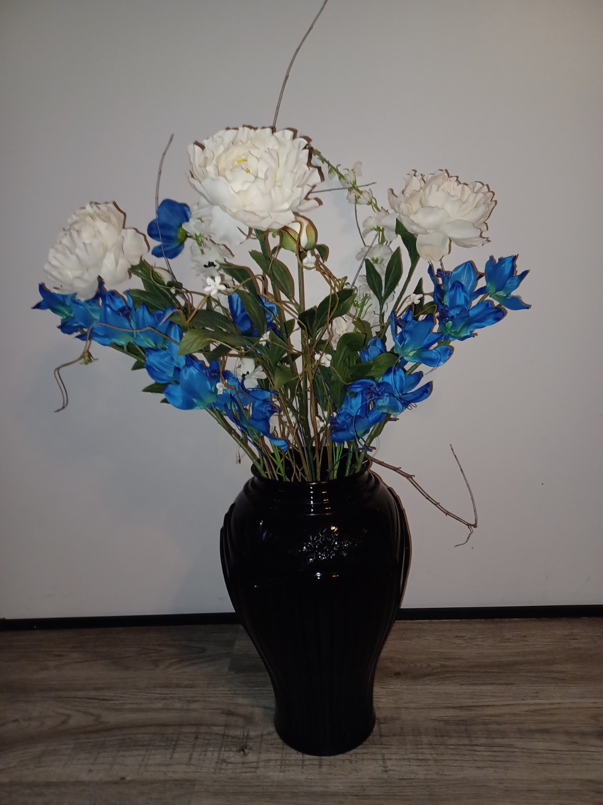 New Large Artificial Flower Arrangement In Vintage Anchor Hocking Glass Vase