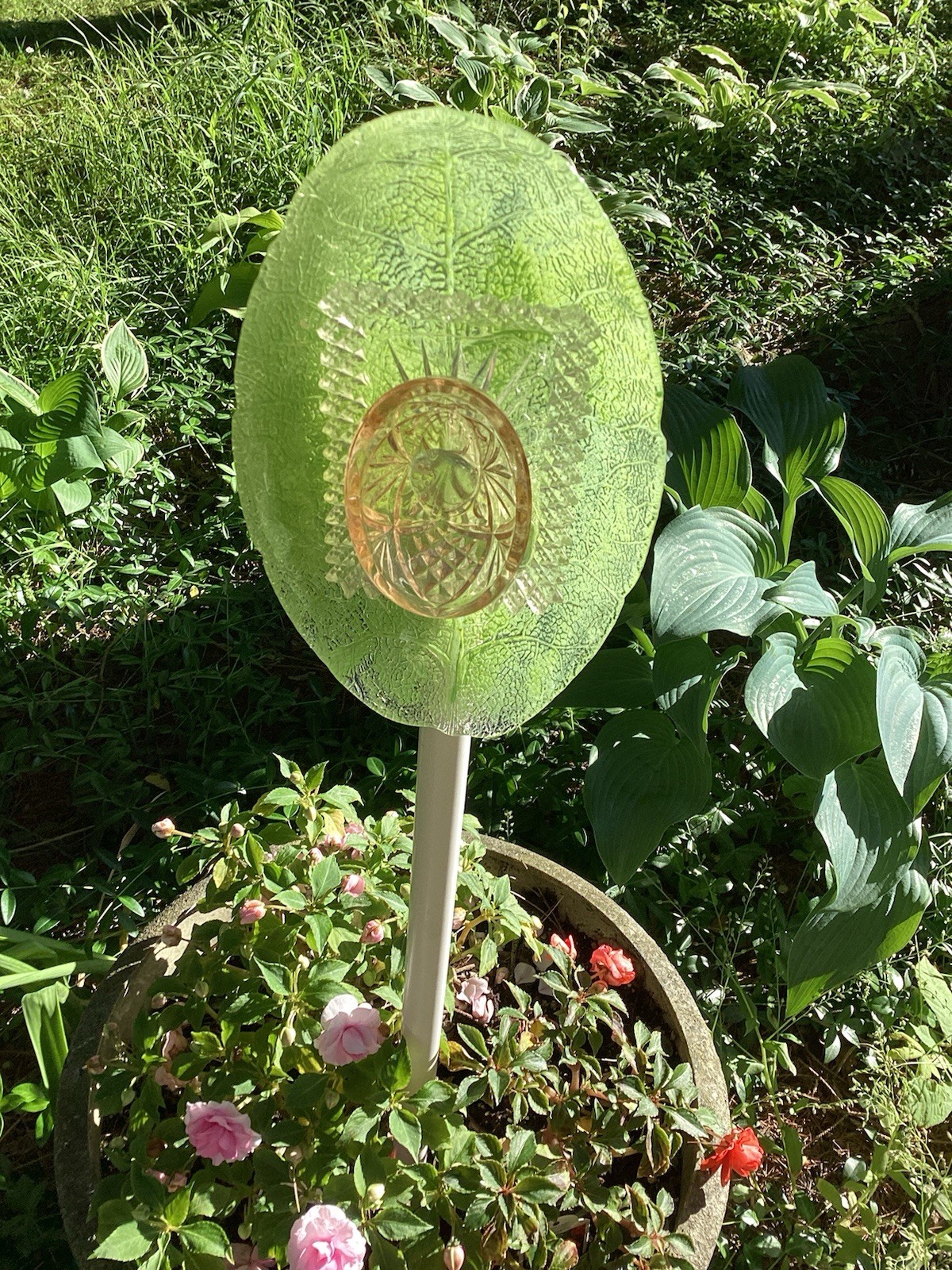 Unique Oval Shaped Green Glass Flower For Garden