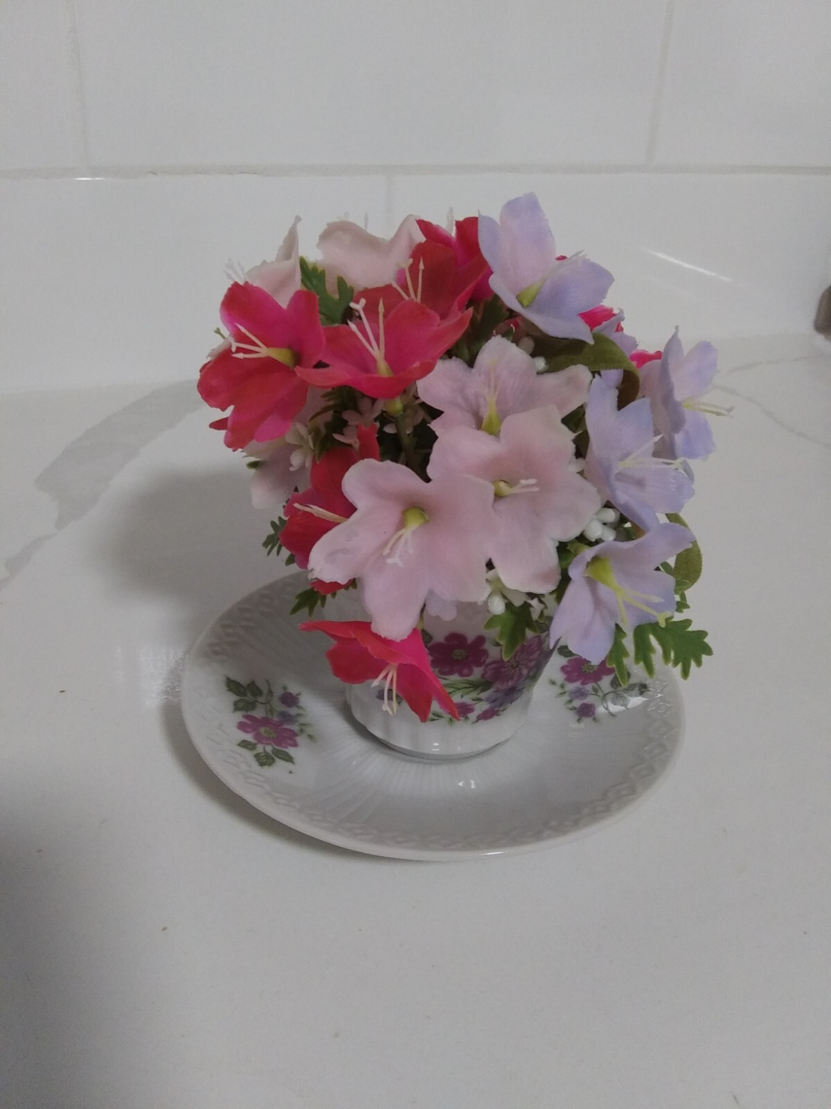 Vintage Floral Porcelain Tea Cup w/ vintage flowers & greenery arrangement1960’s