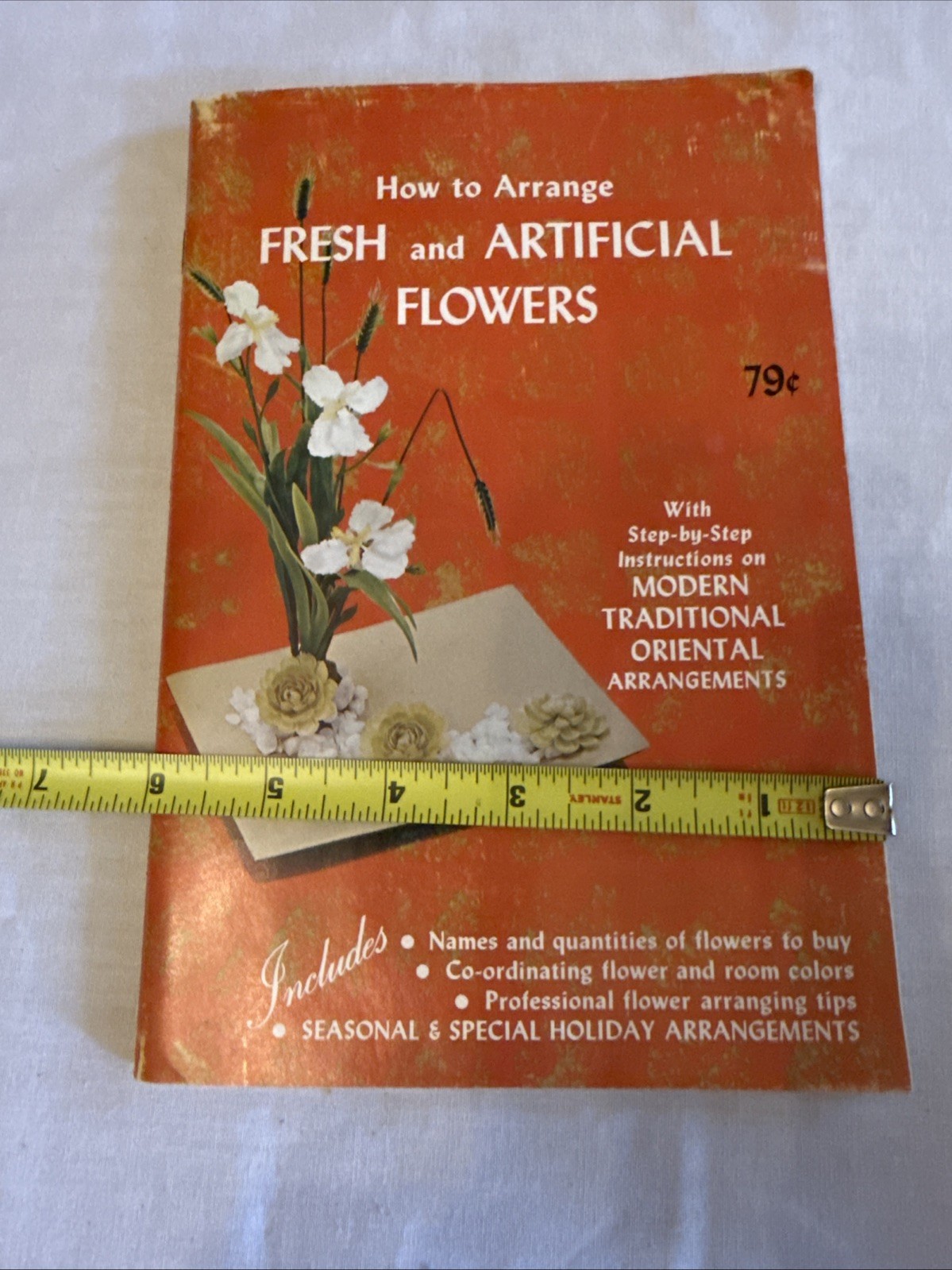 How to Arrange Fresh and Artificial Flowers, types of flowers & vases
