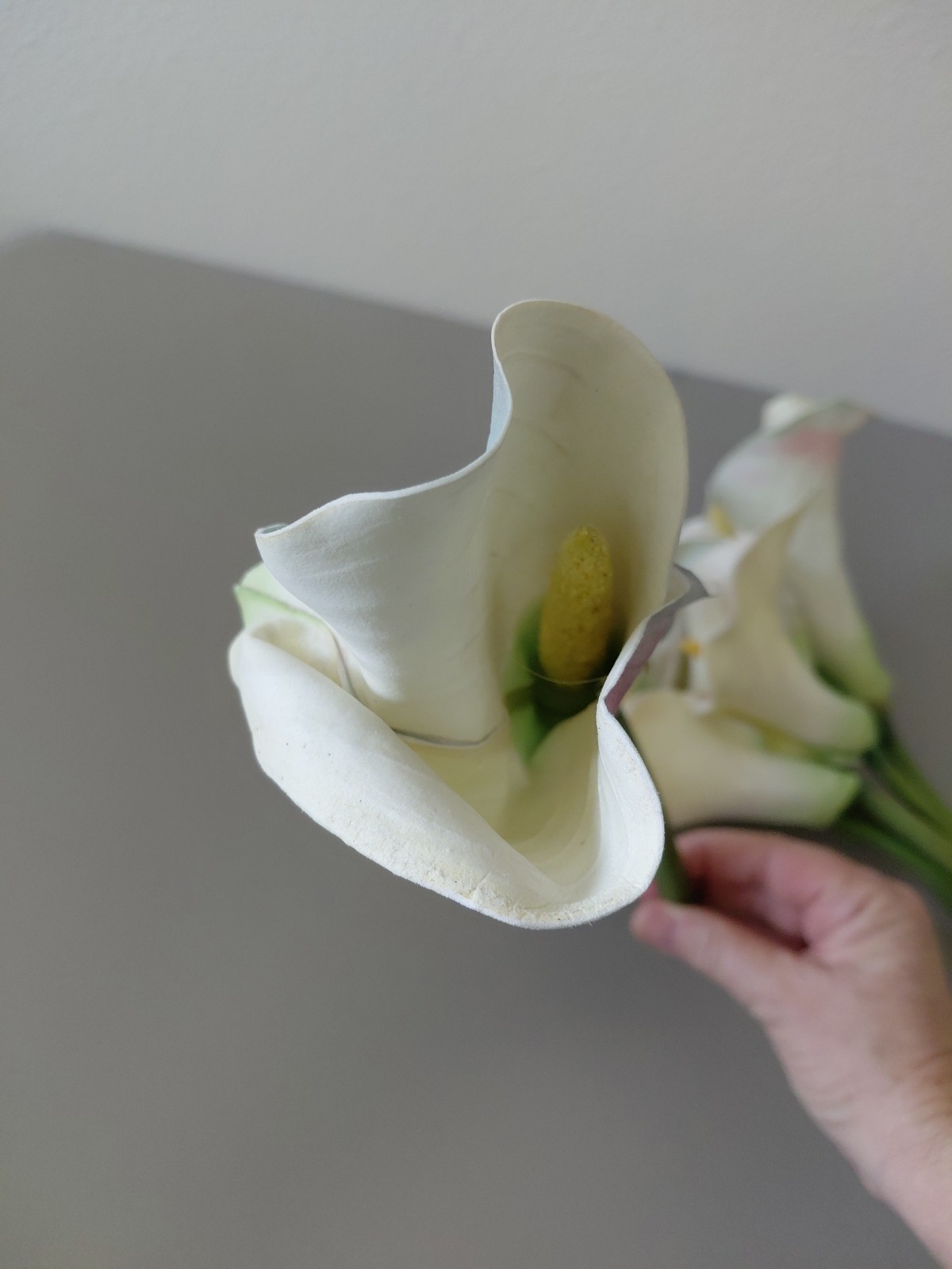 7 Calla Lily Lillis Realistic Silk Flowers White Folded 15″ to 19″ Vintage