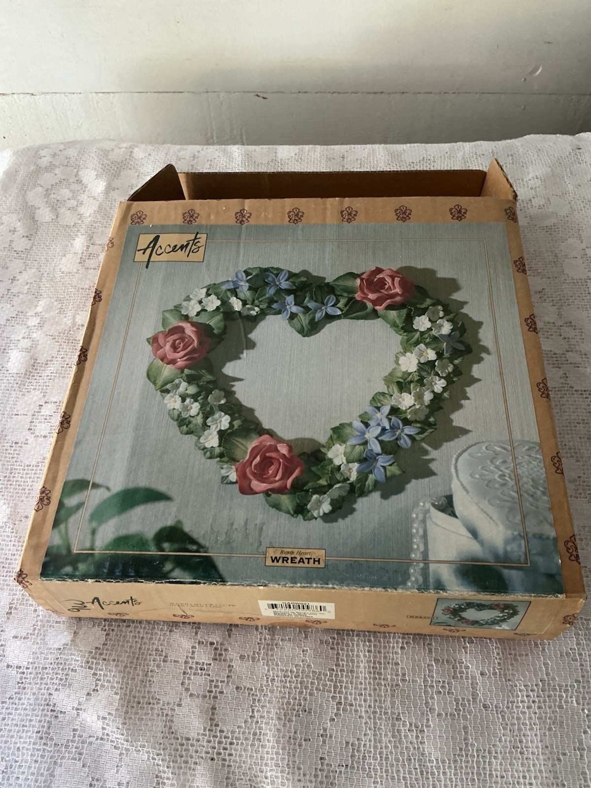Vtg Heart Shaped Resin Wreath Wall Decor Roses Flowers Cottagecore Grandmacore