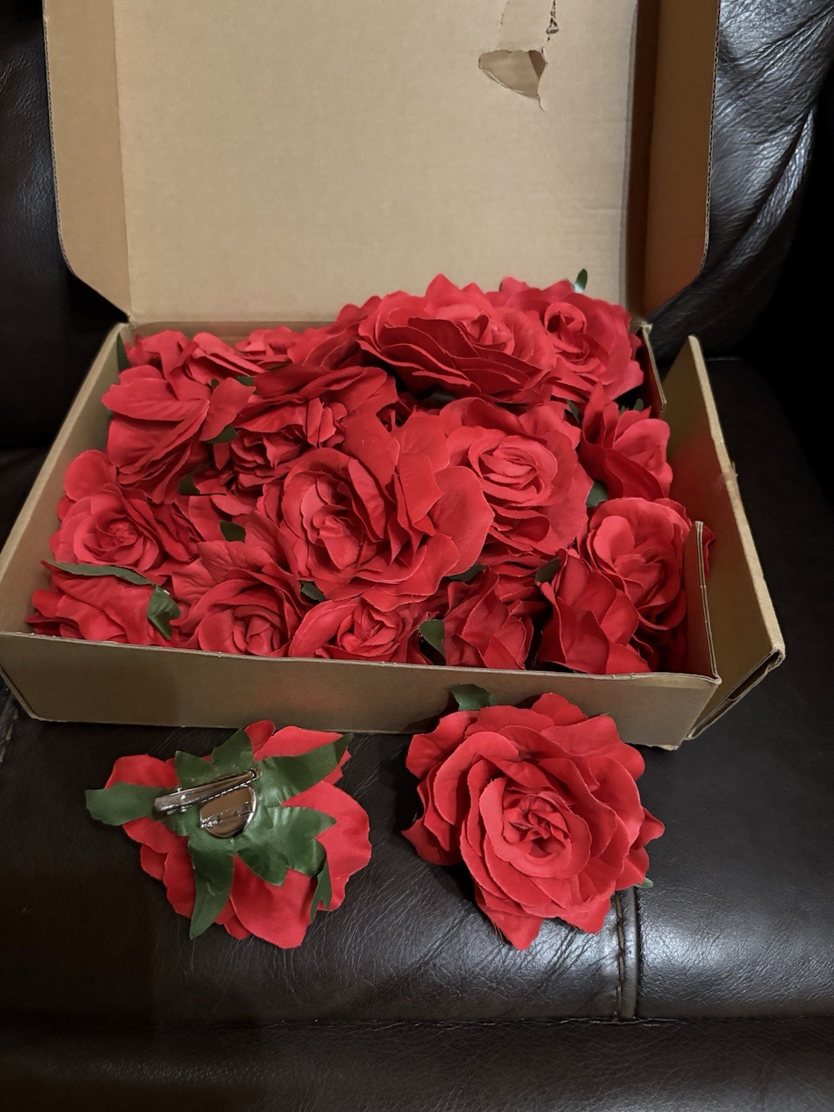 Artificial Flowers30- Pack Roses Clip Or Pin On Artificial Flowers