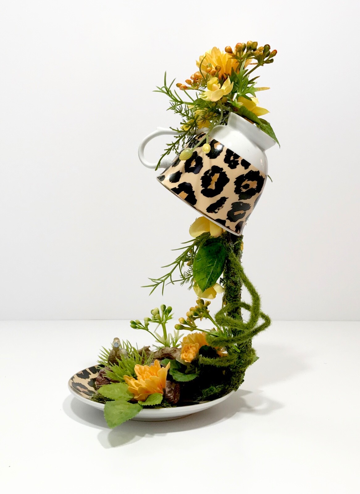 FLOATING LEOPARD TEA CUP SAUCER CERAMIC NOVELTY FLOWERS ARRANGEMENT CENTERPIECE