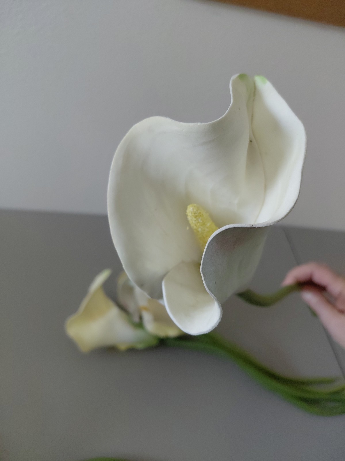 7 Calla Lily Lillis Realistic Silk Flowers White Folded 15″ to 19″ Vintage