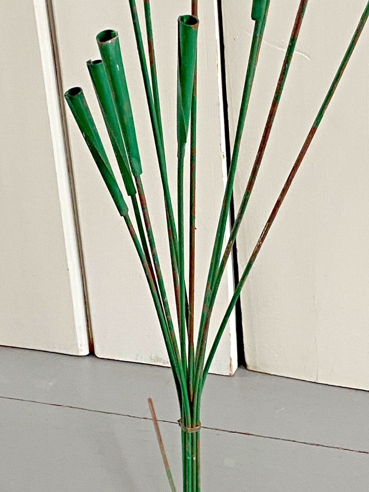 Vtg Rare Green Metal Cattails Grass Flower Frog MCM Kinetic Art Sculpture 37″H