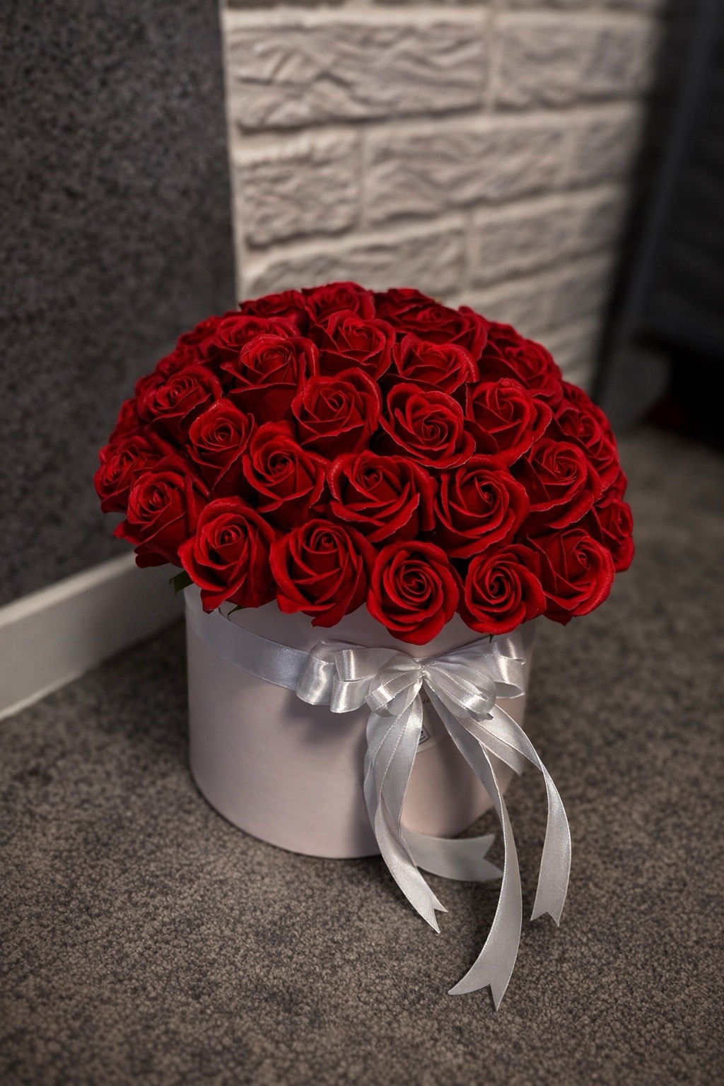 Soap Flower Box 51 Roses – Round Box Luxury Gift