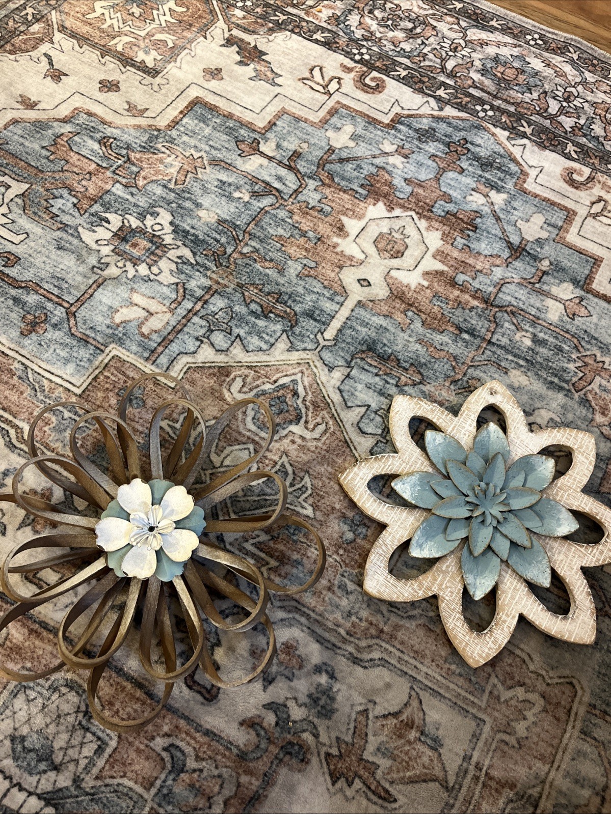 2 Piece Flower Decor