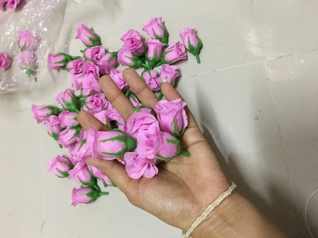 100pcs Rose Head fabric Plastic Artificial Craft Supplies Home Decor Size 1×2″