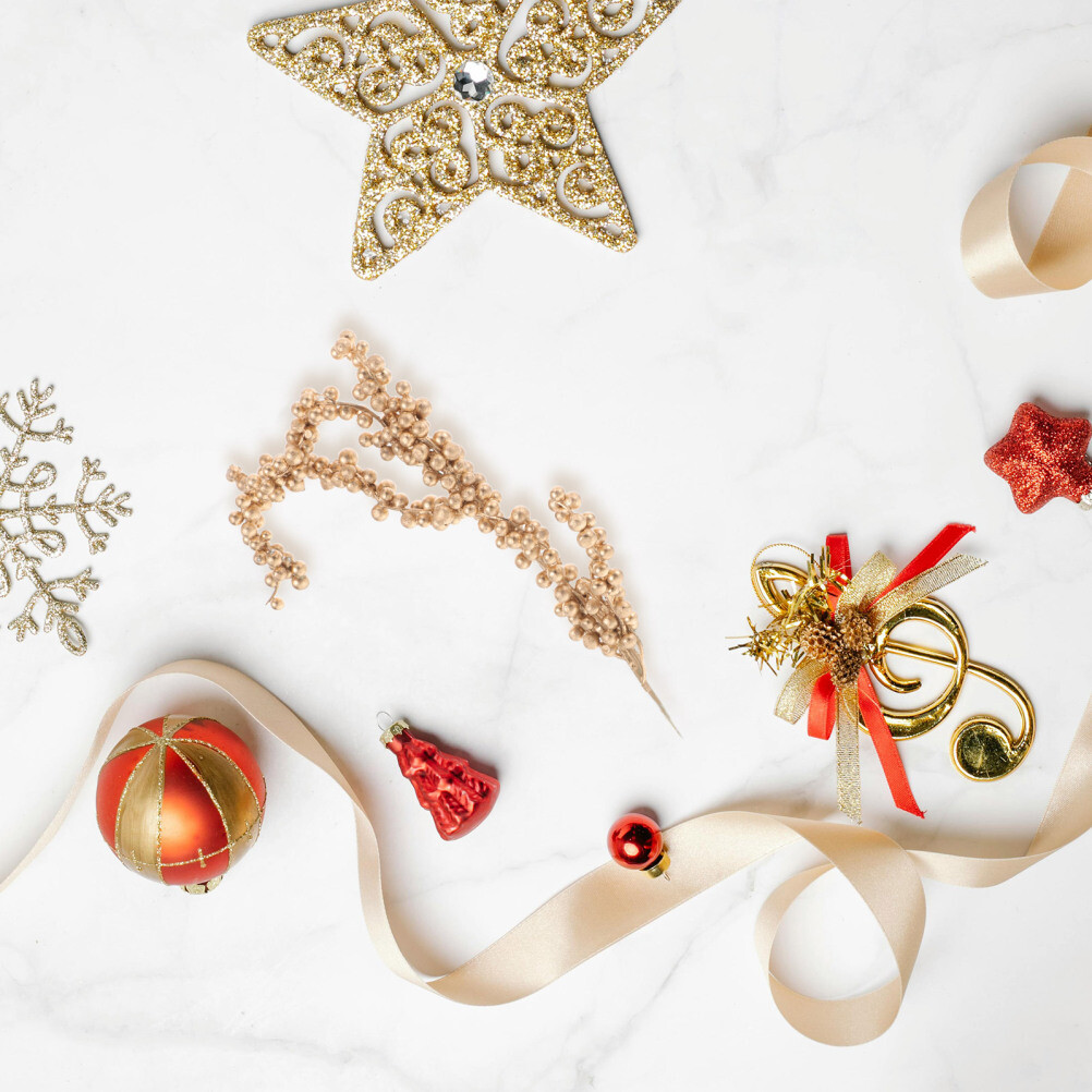 3pcs Christmas Simulated Berry Branches Christmas Tree Branch (Golden)