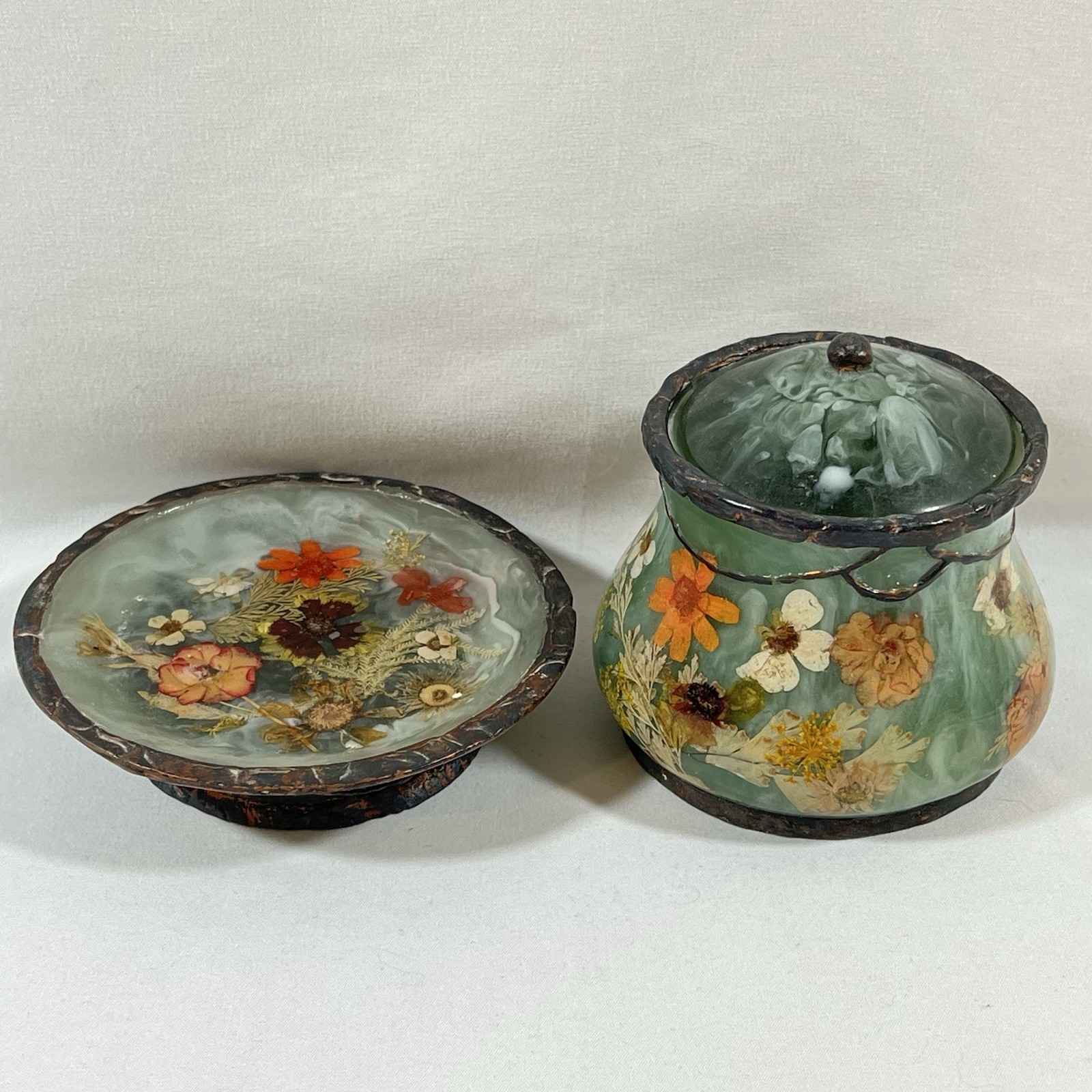 Vintage India Ink Pressed Flower Green Resin Fresh Fields Soap Dish & Container