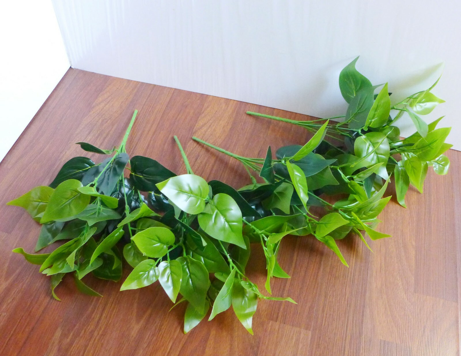 Set of 4 Artificial Small Green Leaf Grass Lifelike Plants