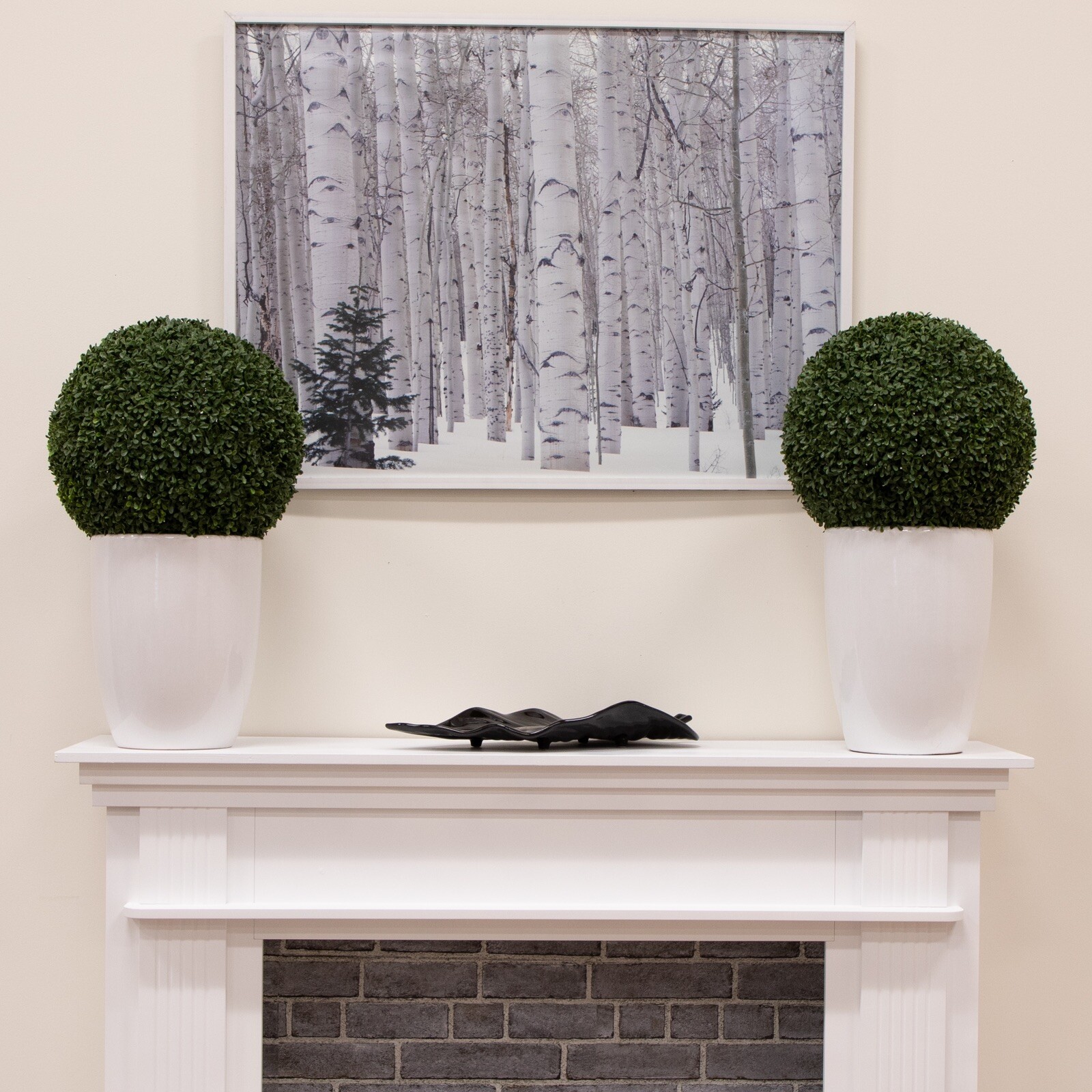 19” Boxwood Topiary Ball w/1988 Lvs UV (Indoor/Outdoor) Home Decor. Retail $327