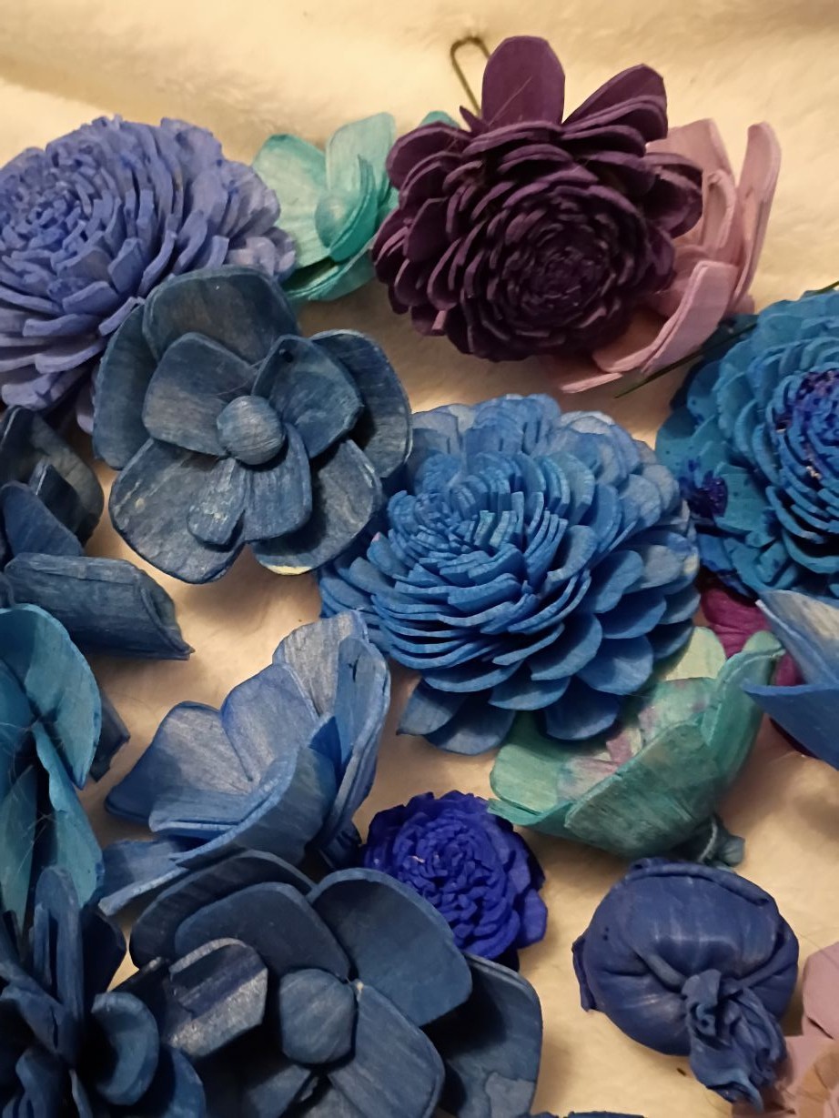 100+ Sola Wood Flowers Multiple Colors Sizes Shapes Styles 1 1/4- 4″ Loose Lot
