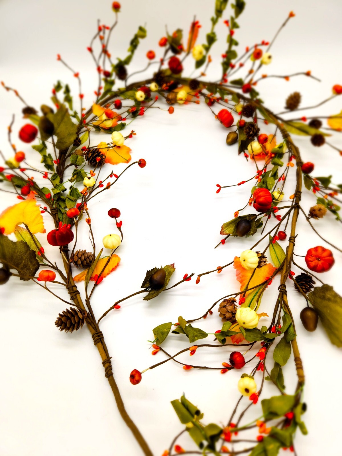 EV-094Y Fall Primitive Pumpkin Berries Garland in Orange and Green