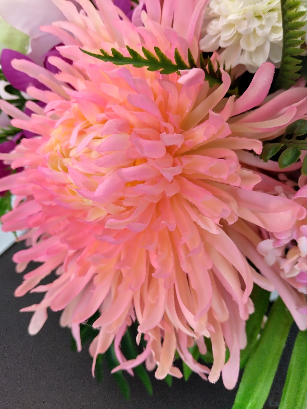 Think Spring Table Centerpiece (ROUND)