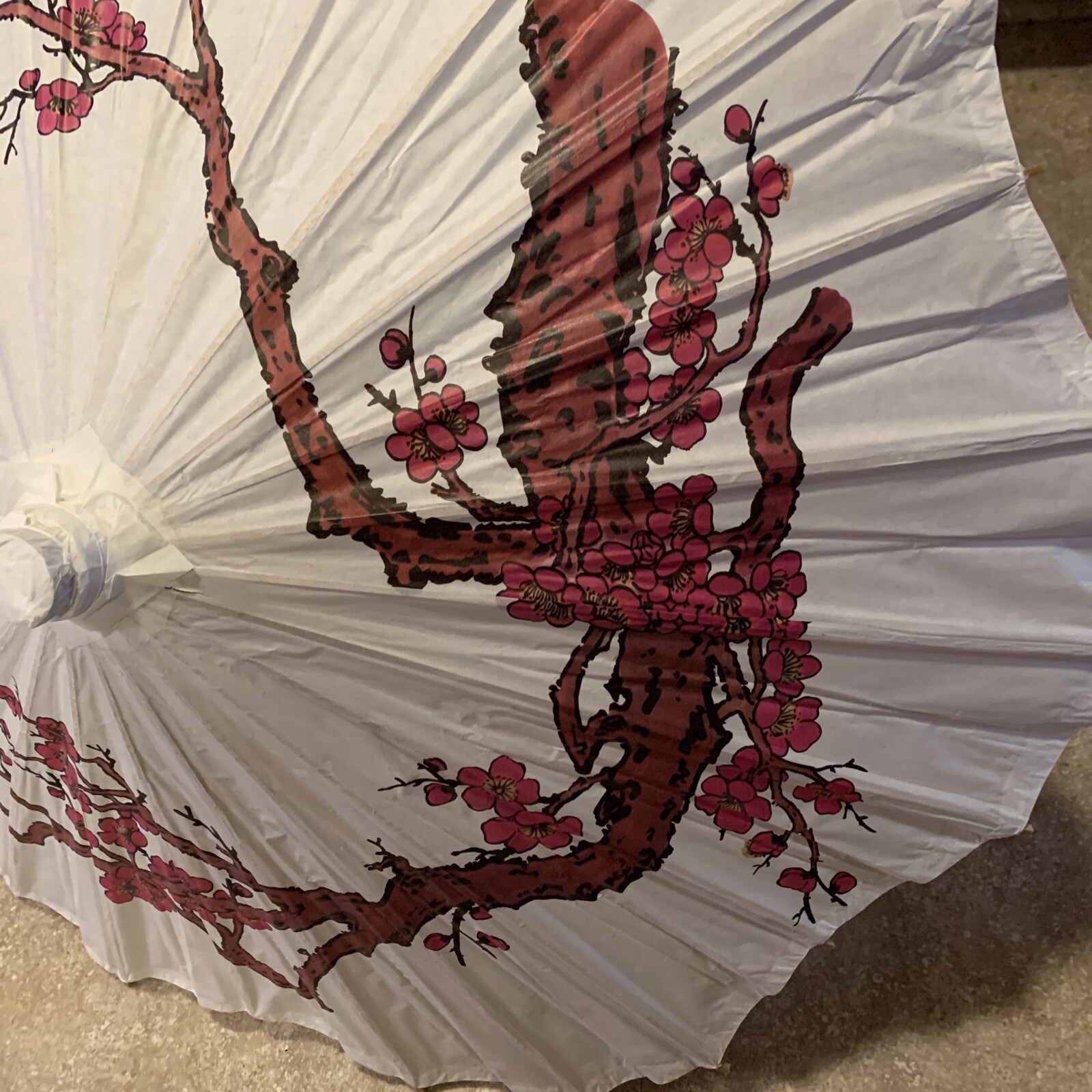PARASOL WOOD RICE PAPER SCALLOPED CHERRY BLOSSOMS FLOWERS ABOUT 24 Inches Tall