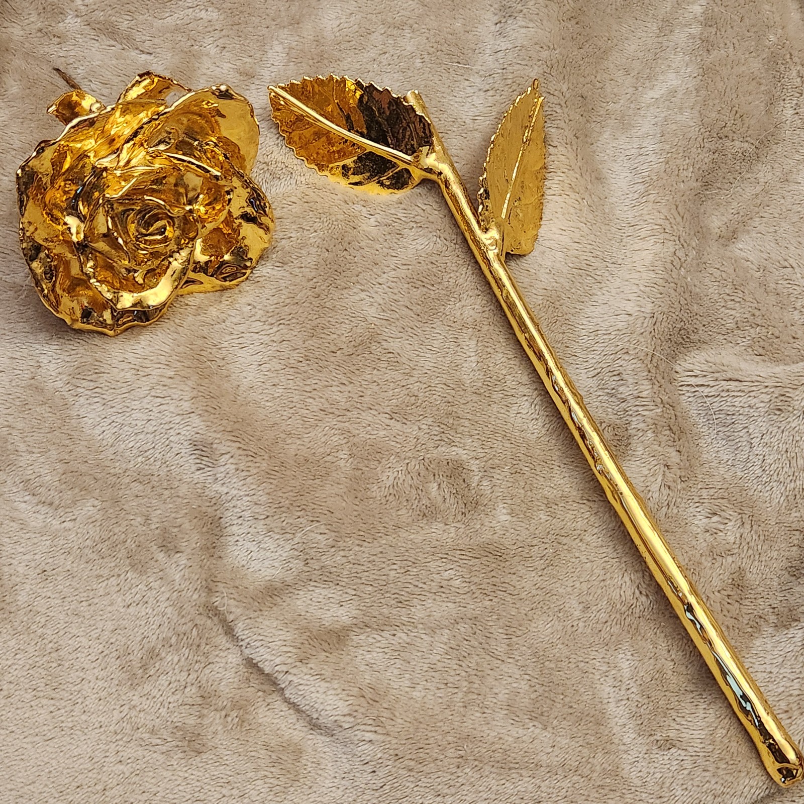 LIVING GOLD REAL ROSE DIPPED IN 24K GOLD RED BOX, Broken Stem – For Parts/Repair