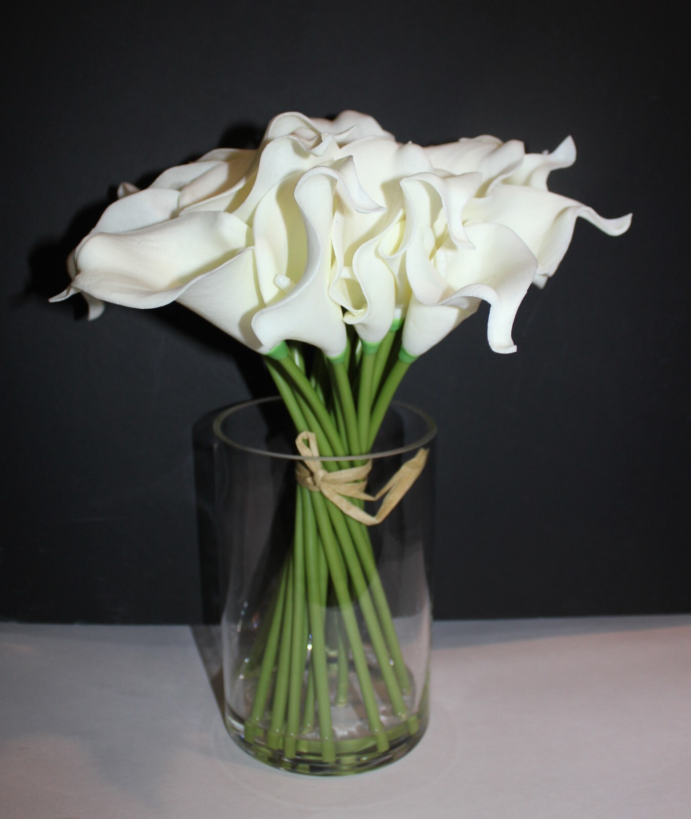 12″ Calla Lilies, 20 Flowers Arrangement in Glass Vase, Happy Mother’s Day Gift!