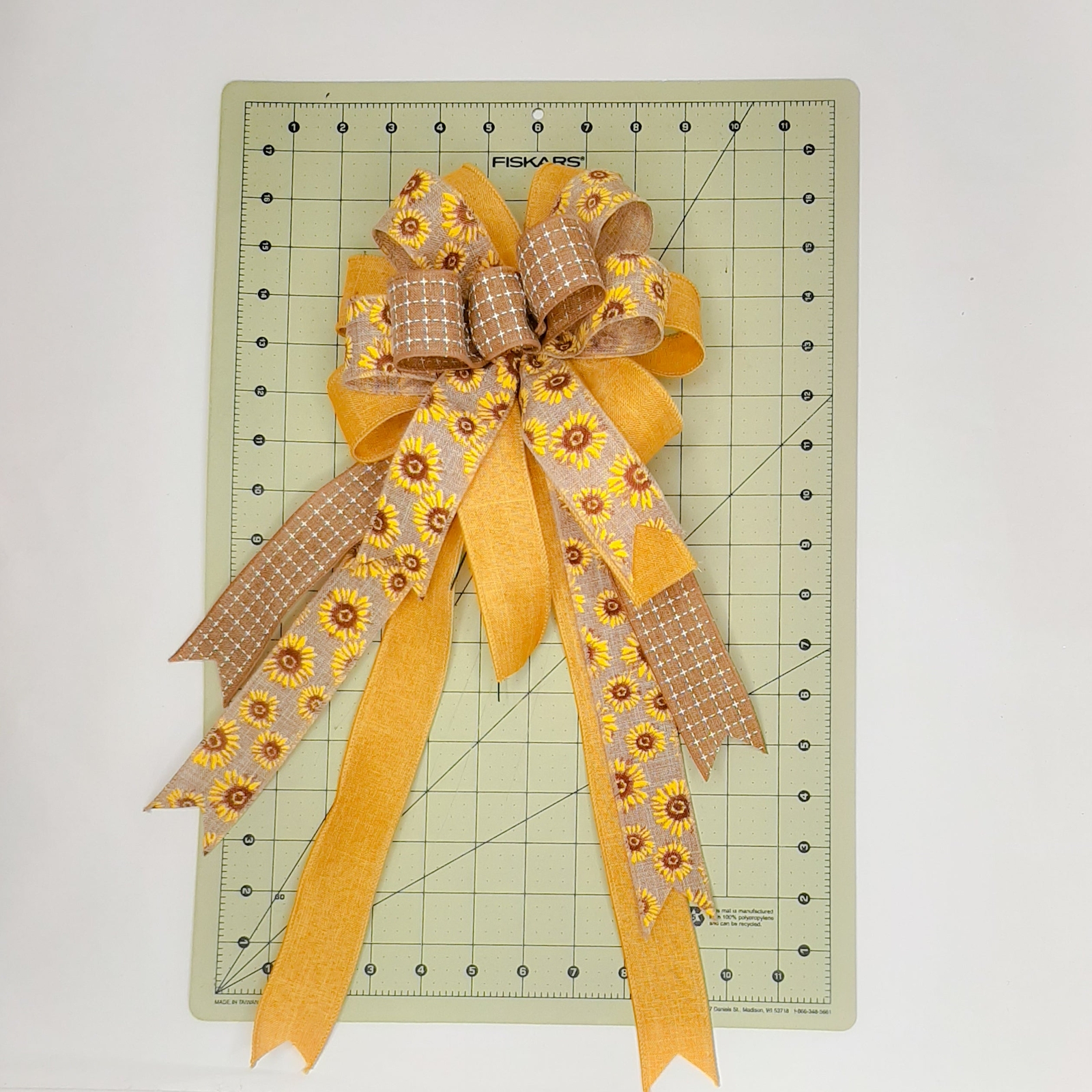 Wreath Bow, Autumn, Sunflower. Tan Stitch, Mustard