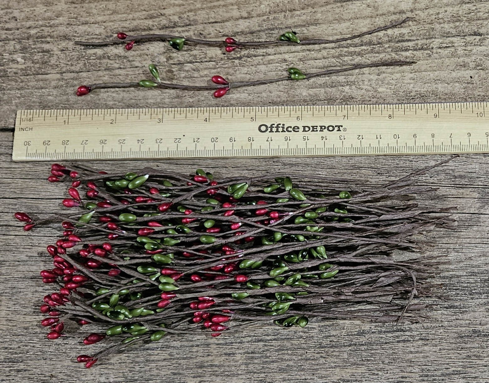 Set of 50 — Primitive 7″ Pip Berry RED and GREEN Branches for Crafting
