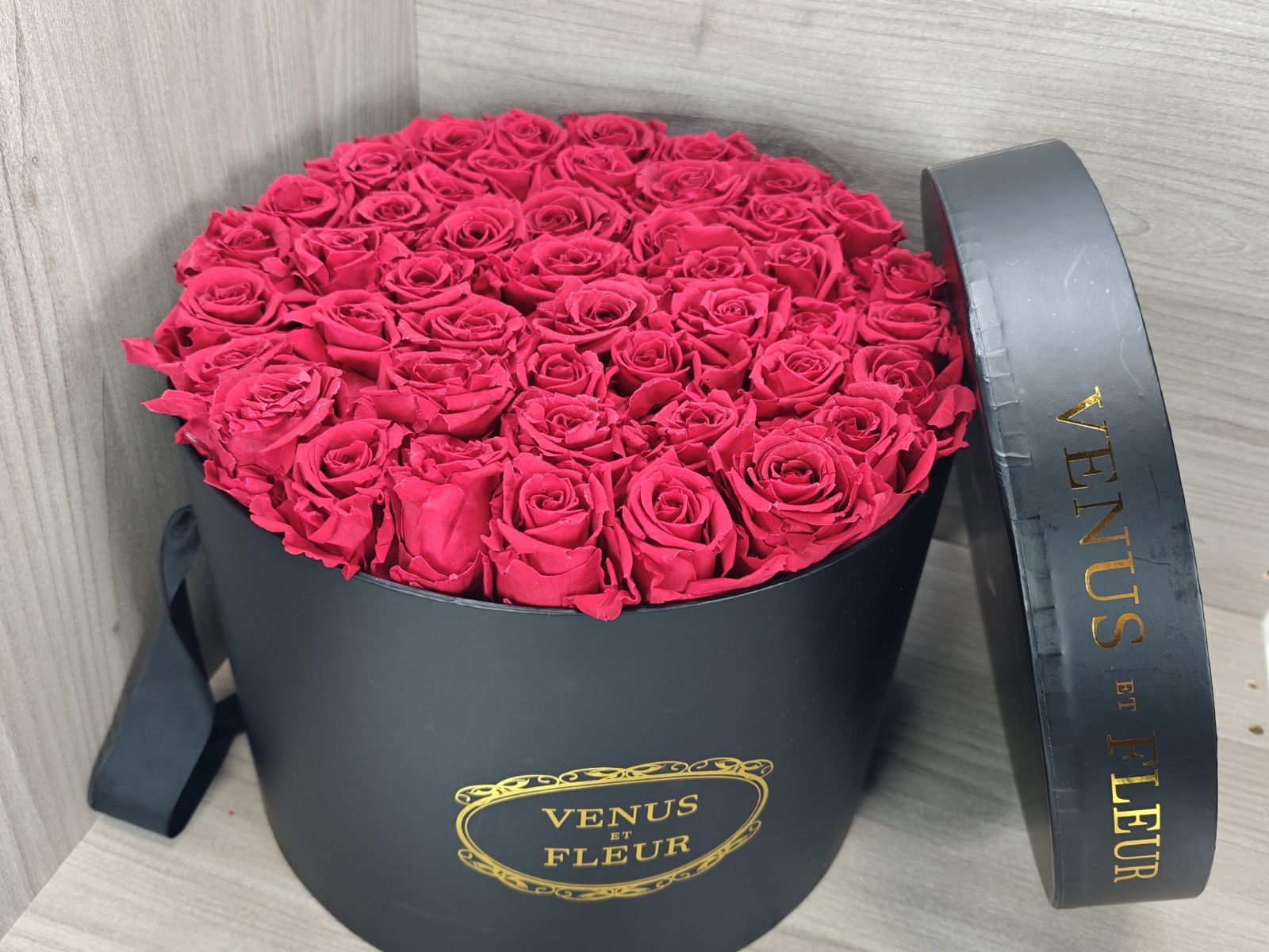 Venus et Fleur Red Roses Flower Box Arrangement Large Black Container 45 Roses