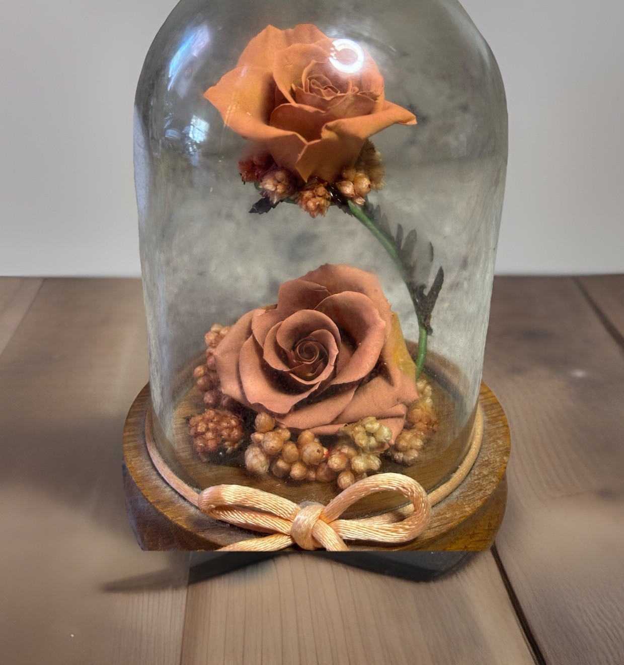 Vtg Globe Rose In Glass Dome Display With Wooden Base 5″ x 3.75″ x 3.75″